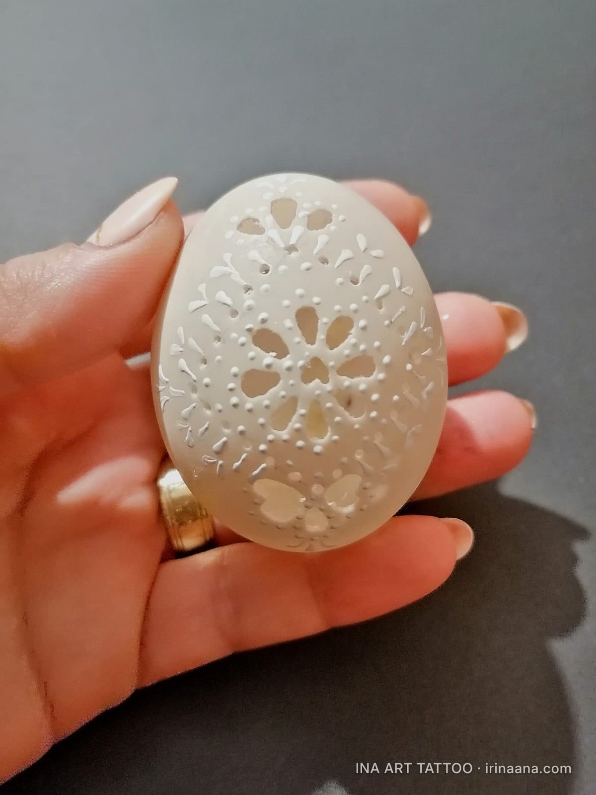 Ouă gravate — 4